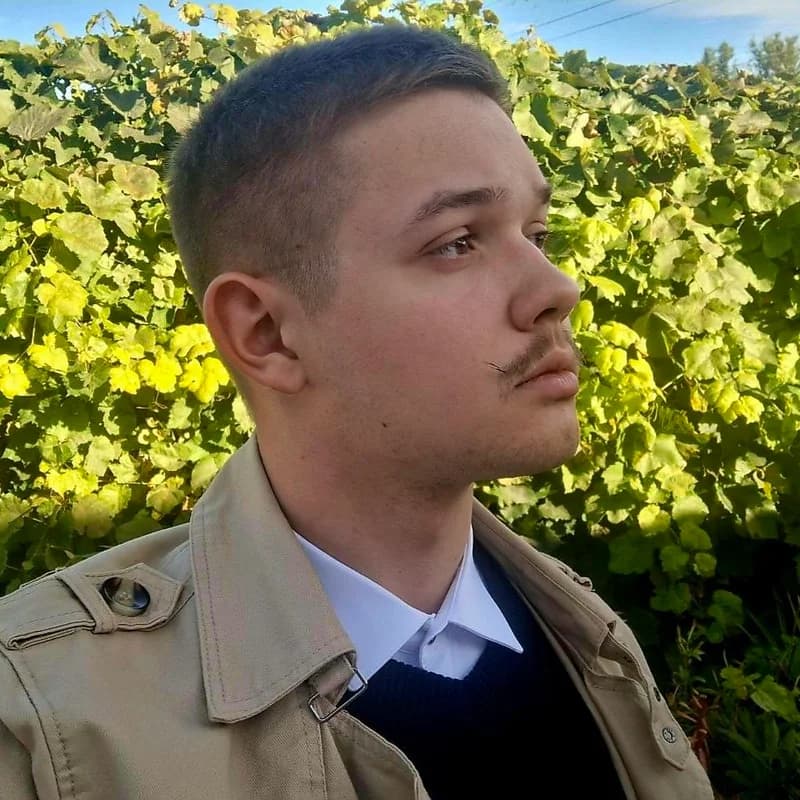 Данило Школяр