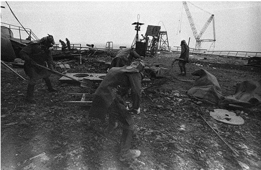«Біороботи» на даху ЧАЕС, 1986 рік.