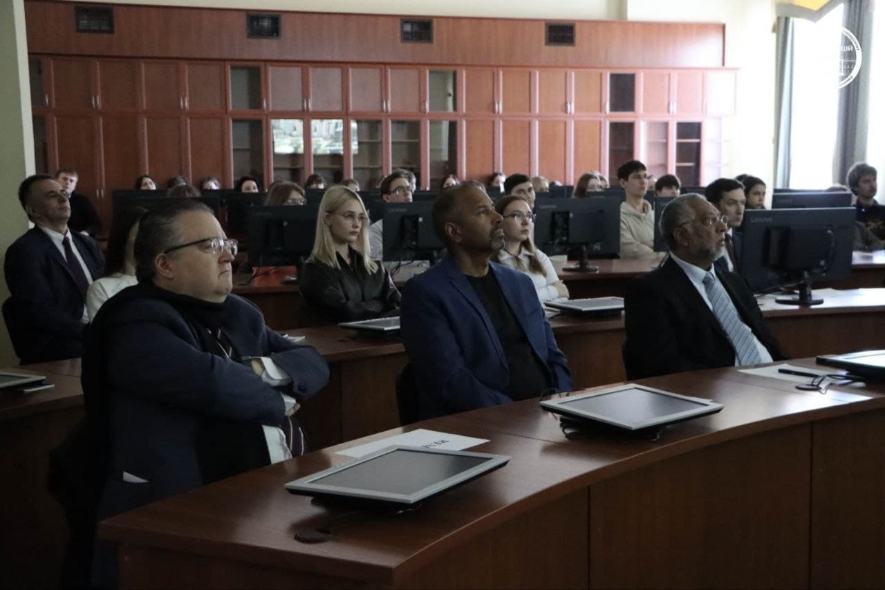 KNU Diplomacy Talks «Бразилія – Україна: освітня та наукова дипломатія». Зустріч із Надзвичайним та Повноважним Послом Федеративної Республіки Бразилія в Україні паном Рафаелем де Мелло Відалем.